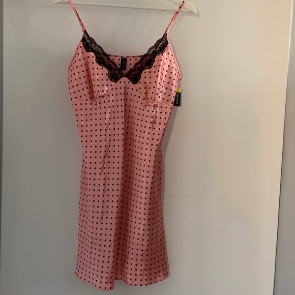 Polka dot night gown - Picture 4 of 5